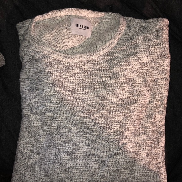 Grey sweater - Picture 1 of 2